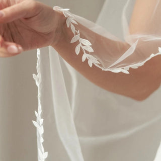 Scallop Lace Trim Veil