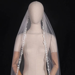 Scallop Lace Trim Veil